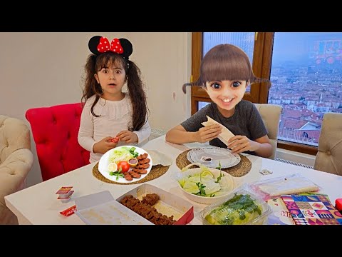 Mama brought a baby - Jana Makdad | Birds of Paradise