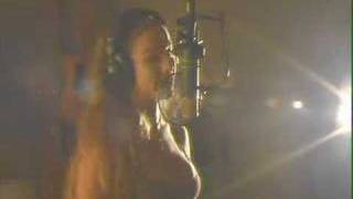 Lauryn Hill &quot;Everything Is Everything&quot; (LISA LAVIE)