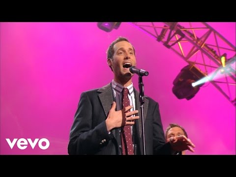 Ernie Haase & Signature Sound - Between the Cross and Heaven [Live]