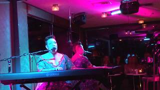 American Idol's Effie Passero wows the Bar 20 crowd at the Grafton in LA