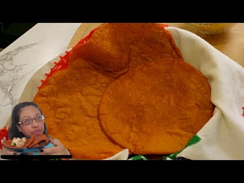 Como hacer receta de tortillas de maíz con chile guajillo /tortillas Rojas/cocinando cosas diferente