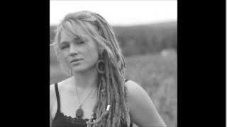 Crystal Bowersox Farmers Daughter album preview