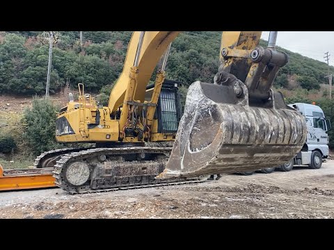 Loading And Transporting The Caterpillar 375 Excavator - Fasoulas Heavy Transports