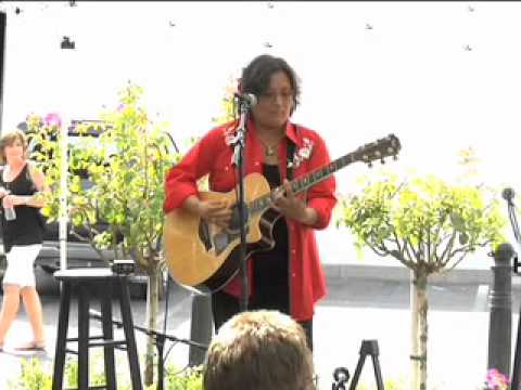 Acoustic Guitar Competition: Karen Soo Hoo