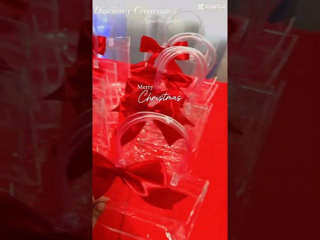 Vídeo relacionado con 100 Unidades Bolsas Celofan Transparente 10x15 cm - Incluye 100 Cintas Metálicas para Caramelos, Galletas, Chocolate. Bolsitas Regalo Transparentes Pequeñas para Fiestas Infantiles, Bodas, Eventos