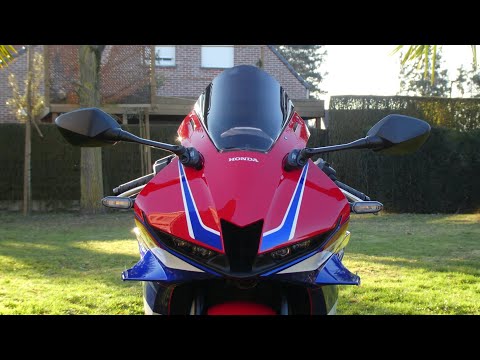 Honda CBR600RR 2025 PC69, installing the Puig Dark Smoke R-Racer Screen 21523F