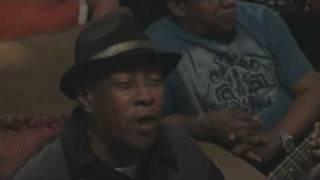 bachata roja legends, el chivo sin ley improvisando, y detras el maestro edilio paredes