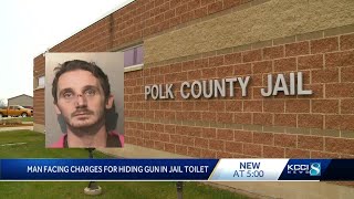 Polk County officer finds parts of handgun taped to inmate's leg