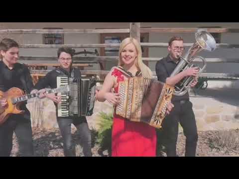 Darja Gajšek in Špas kvintet - Na Golici za naše skakalce