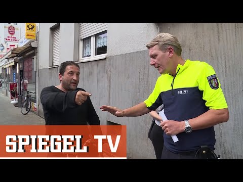 Schuldeneintreiber treffen Fahrrad-Cop (2/2): Der VW Polo | SPIEGEL TV