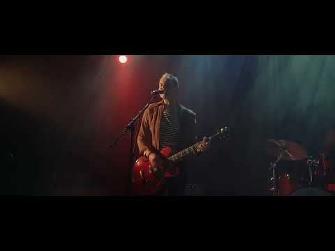 fuzzy2102 - Fuzzy2102 - Cizinec (Official Video)