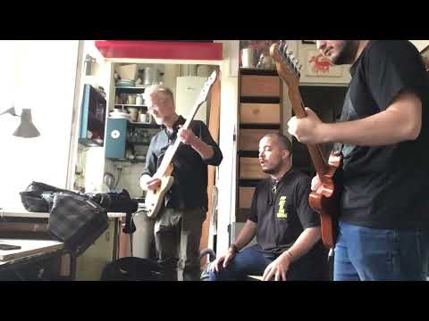 «Change On Me» Lorraine Bleu, 25 06 06, Atelier Pyrénées, Paris