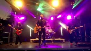 Neljä Ruusua Juppihippipunkkari Nallerock