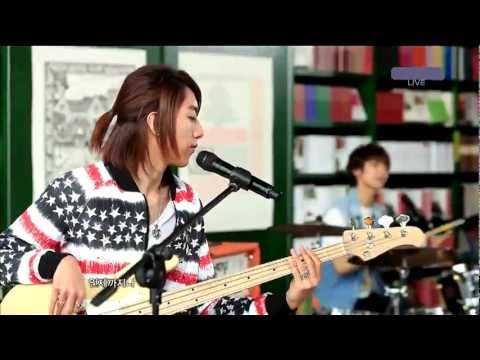 110430 CNBLUE - Love Girl, LIVE @ Music Core
