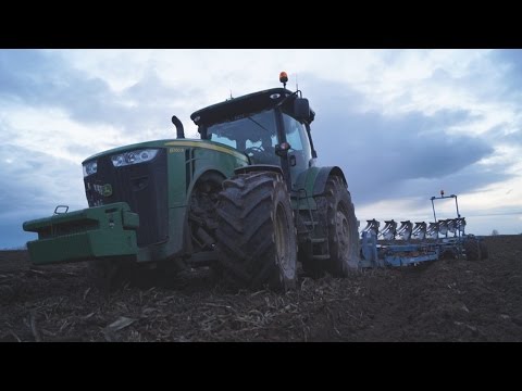 hqdefault W zimowej orce: John Deere 8260R i Case IH Puma 230 CVX z 10 i 8 skibowymi pługami LEMKEN