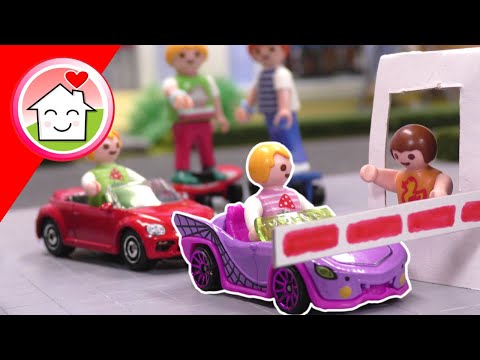 Playmobil Familie Hauser - Mia lernt Autofahren - Familie Overbeck