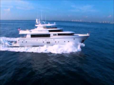 Johnson 110 Motor Yacht video