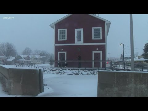 Luna Pier conditions during the early stages of the winter storm Wednesday evening