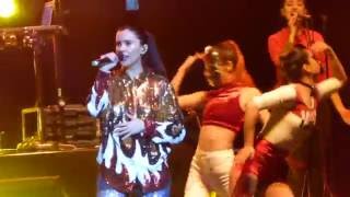 Javiera Mena - Pide (Teatro Caupolicán)