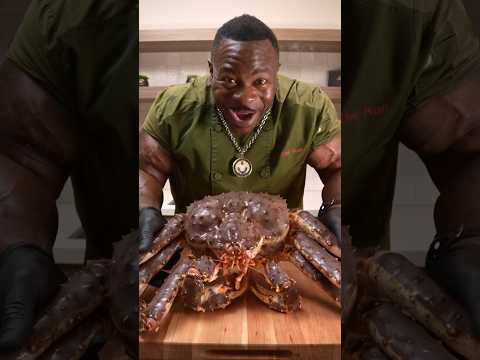 CRABBY FRIDAY 🦀 @albert_cancook ! #shortsvideo #seafood #pizza #food #recipe #foodie