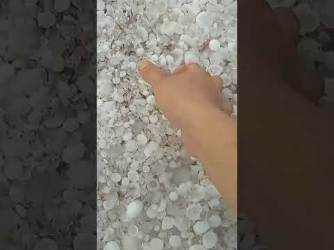 Intensa queda de granizo nesta tarde em Marquinho, no Parana