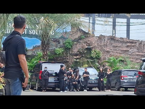 LULA LAHFAH DISHOLATKAN, PARA SAHABAT BERDATANGAN