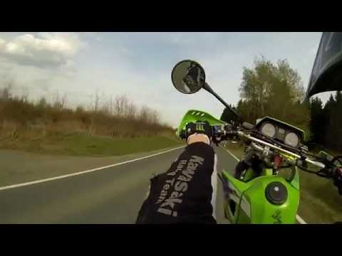 Kawasaki KMX 125 Wheelie