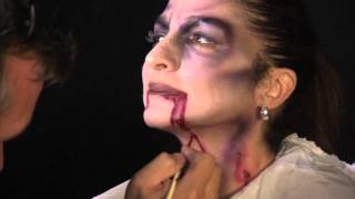 Gloria Estefan Becomes a Scareactor at HHN 22