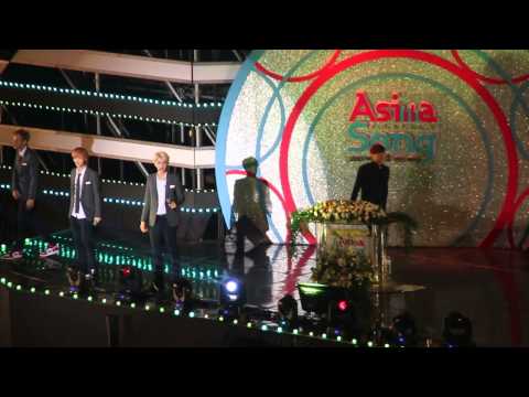 131009 FANCAM - Asia Song Festival - #EXO singing - Super Junior Eunhyuk dancing @woosunghoL