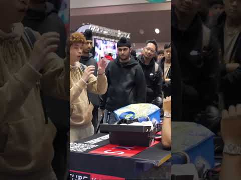 DEAF CUSTOMER SELLS HIS SNEAKERS 🫡 #culturekicks #sneakers #sneakerhead #snkrs #kick #deaf