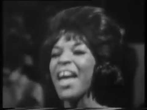 Martha and The Vandellas - Dancing In the Street on Ready Steady Go!