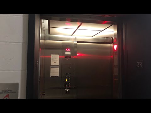 (Epic Motor) Interesting MEI Hydraulic Elevator @ The City Center Parking Ramp in Mankato, MN
