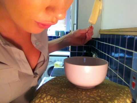 How to make White Chocolate and Vanilla Ice Cream Wafers