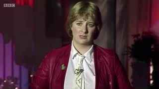 Victoria Wood - It Was Christmas Eve In The Crescent