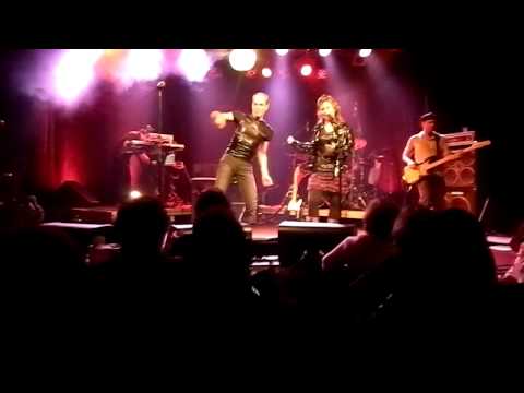 Marília Bessy e Ney Matogrosso - Quem é ele - 23052012 Teatro Rival