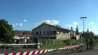 preview picture of video 'Passaggio a livello di via Lanzoni in HD - Brisighella (RA)'