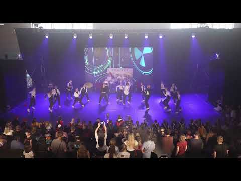 [2nd Place] Taneční studio Crabdance - Přátelé