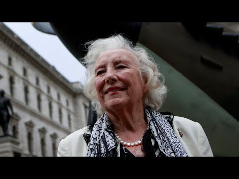 Wartime singer Dame Vera Lynn laid to rest