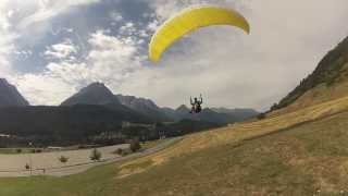 preview picture of video 'Gleitschirmflug ab Motta Naluns Scuol 24. Aug. 2013'