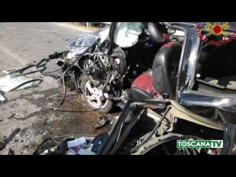 2017-04-01 PISTOIA - SCONTRO AUTO-MOTOCARRO, 2 FERITI GRAVI A PISTOIA