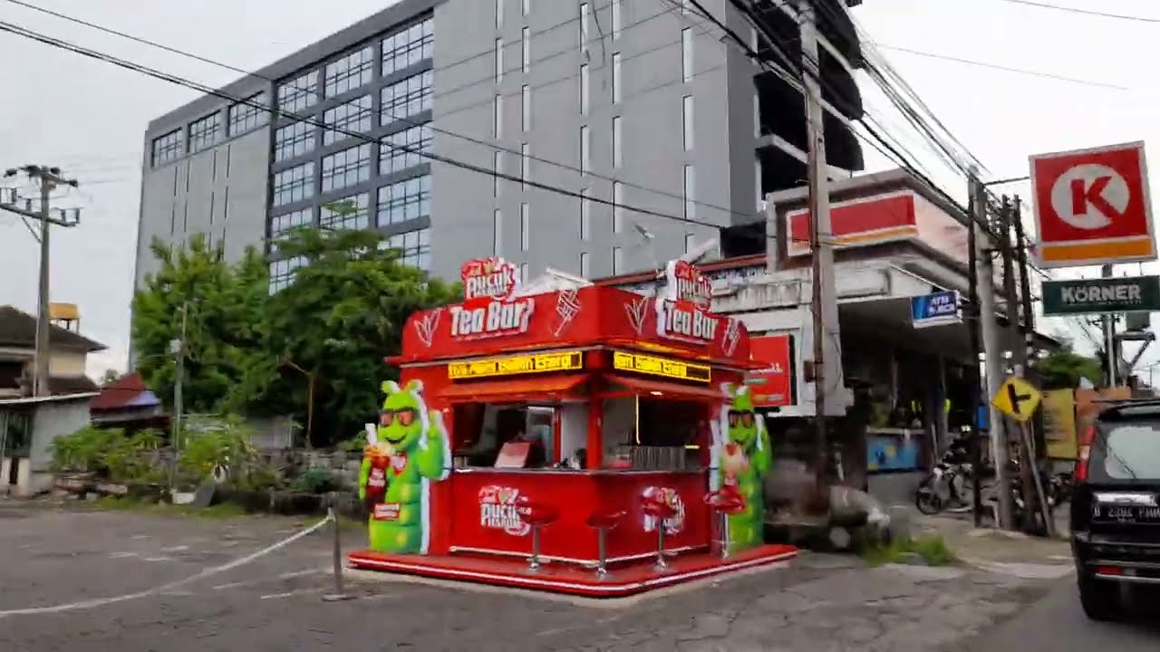 Just Riding near Sanata Dharma to UGM Jogja Indonesia   @Tari Luhur