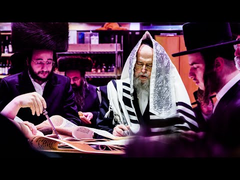 Megilah in Borough Park Purim Night
