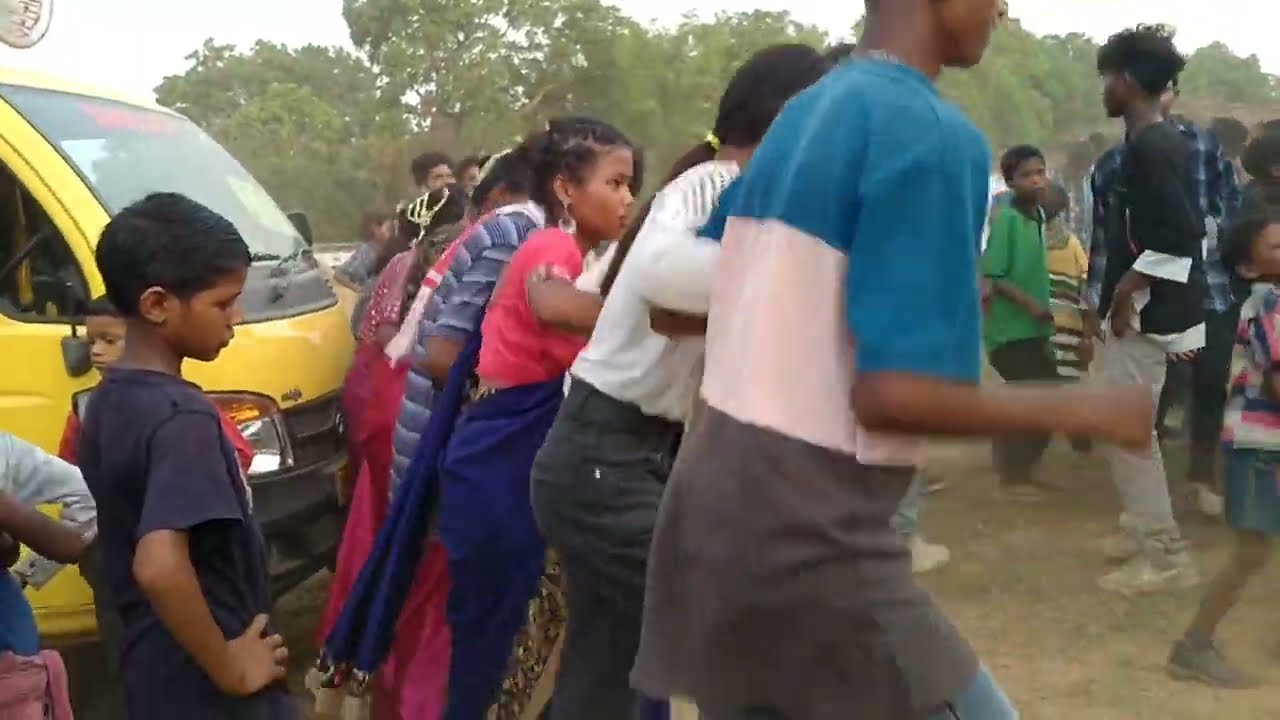 भैनाक जबरदस्त डांस कार रही है। बैंड बाजा और किसीयो में | Chain Dance Video | HD ‪@Baijnatheditz220‬