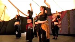 Shuvani Jezebels Performing to "Poder" by Rupa & The April Fishes