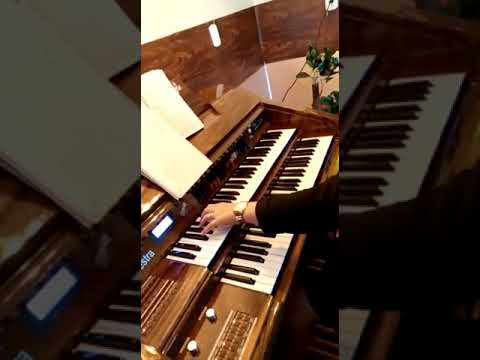 Órgão harmonia hs500 orquestra.  Hino Sou o caminho disse nós jesus.