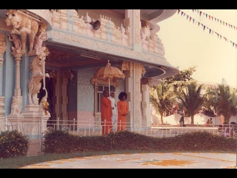 Bhajan offering by Sri MSN Murthy garu with chorus by Smt M Subbalakshmi garu