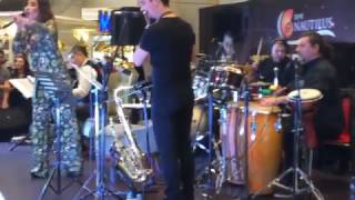 Burcu Güneş (İbrahim Demirtan) Ay Şahit Metin Özülkü Orkestrası