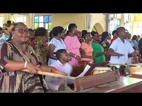 Mt. Kizito Makuburi - Mungu Usiyeshindwa (From Sunday Playlist)