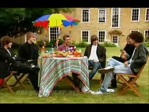 Simon Amstell (from Never Mind the Buzzcocks) on Popworld