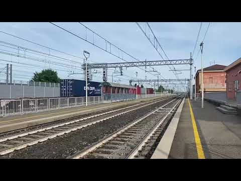 E652 XMPR sul TC MIR Rubiera-Livorno Calambrone alla stazione di Lavino.